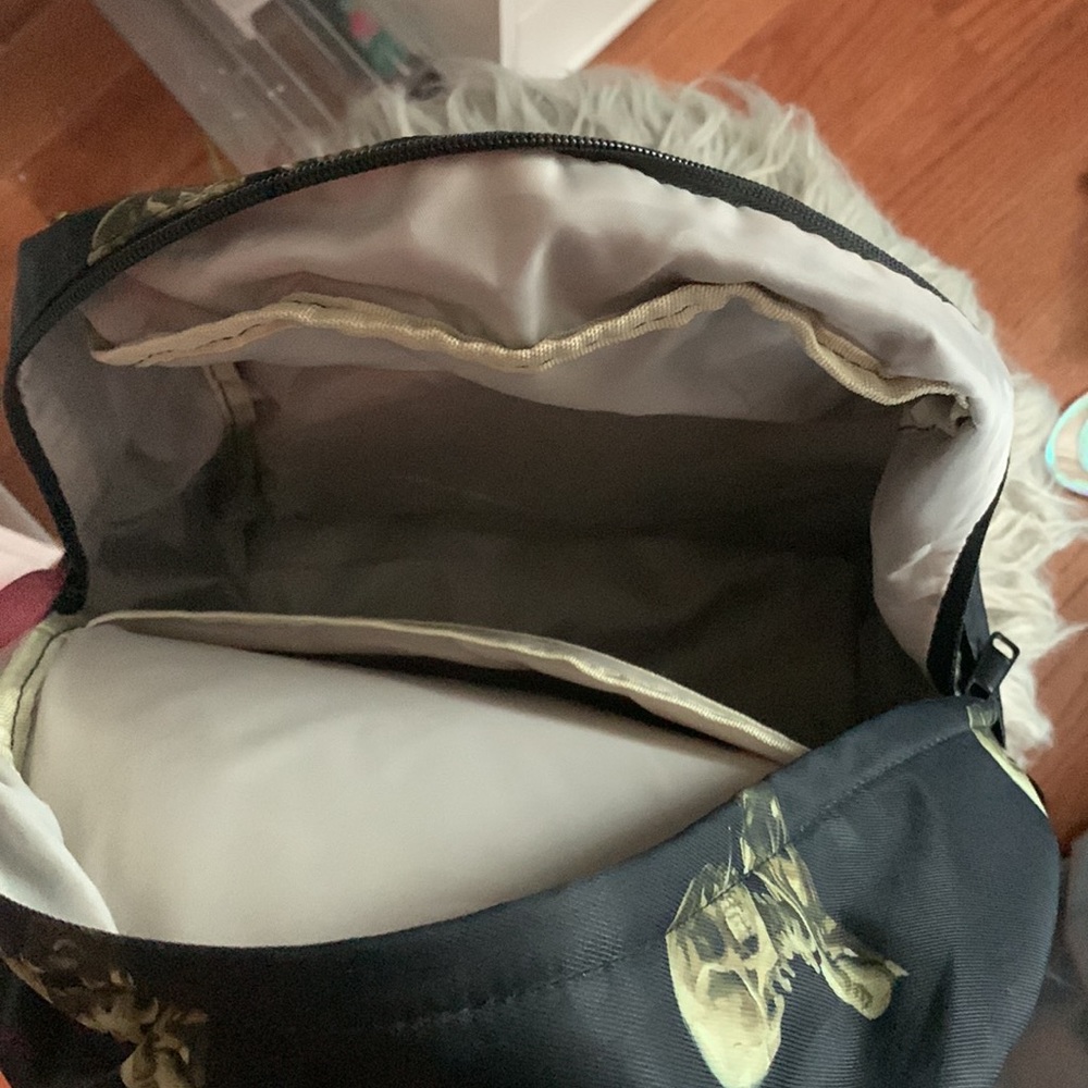 Skeleton black backpack - Picture 3 of 3